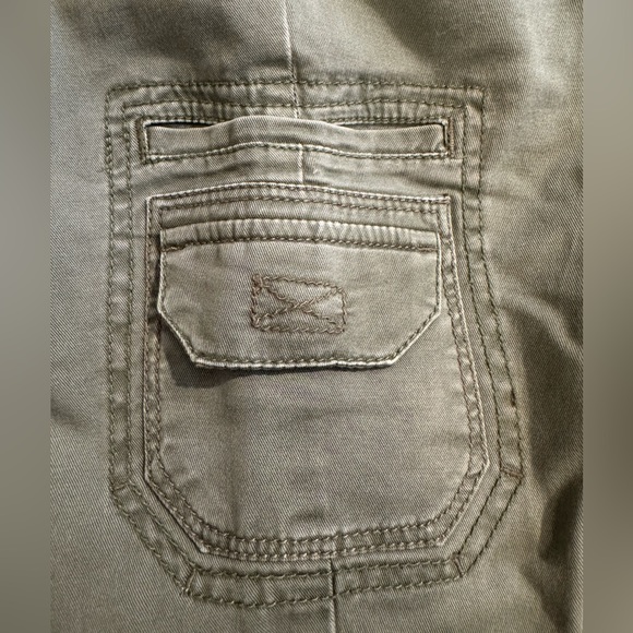 Mossimo skinny low rise cargo pants. Size 9 - Picture 3 of 7